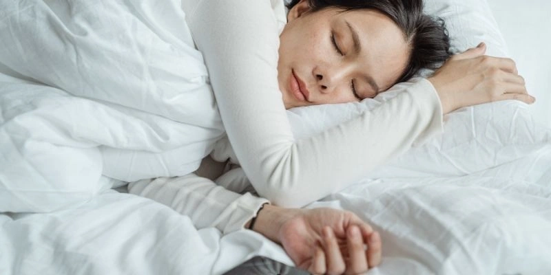 Mơ Thấy Người Chết Đuổi Mình Đánh Con Gì