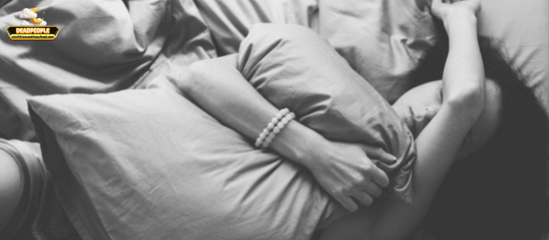 Mơ thấy người chết cho lời khuyên là điềm gì? Giải mã ý nghĩa sâu sắc