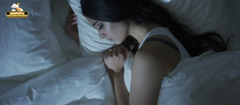 Mơ thấy người chết giúp đỡ mình dự báo điềm lành hay dữ? Cần làm gì khi tỉnh giấc?